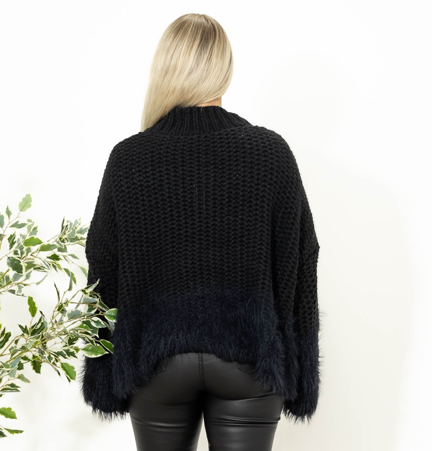 Sari oversize strik, Sort