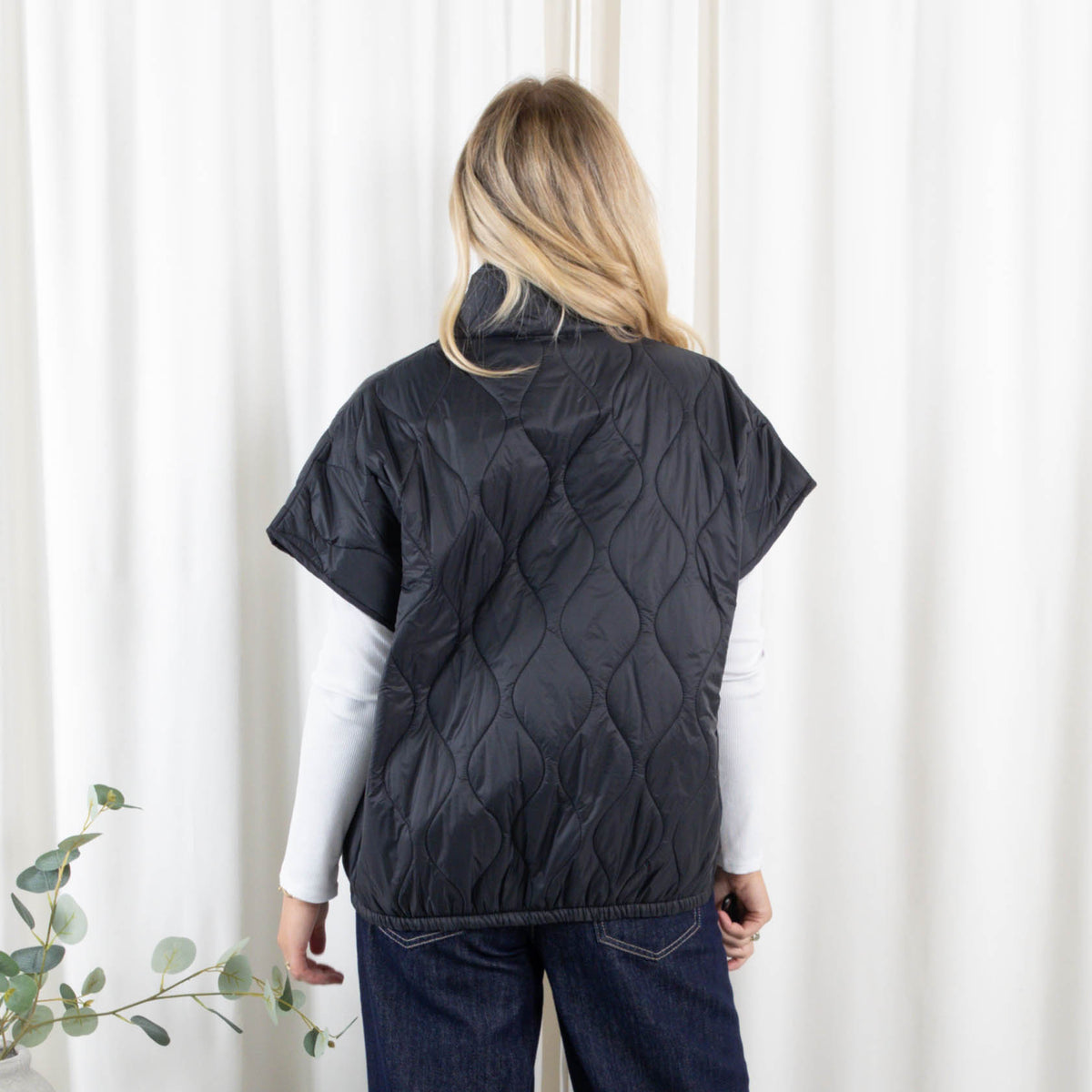 Ramona vest, Sort