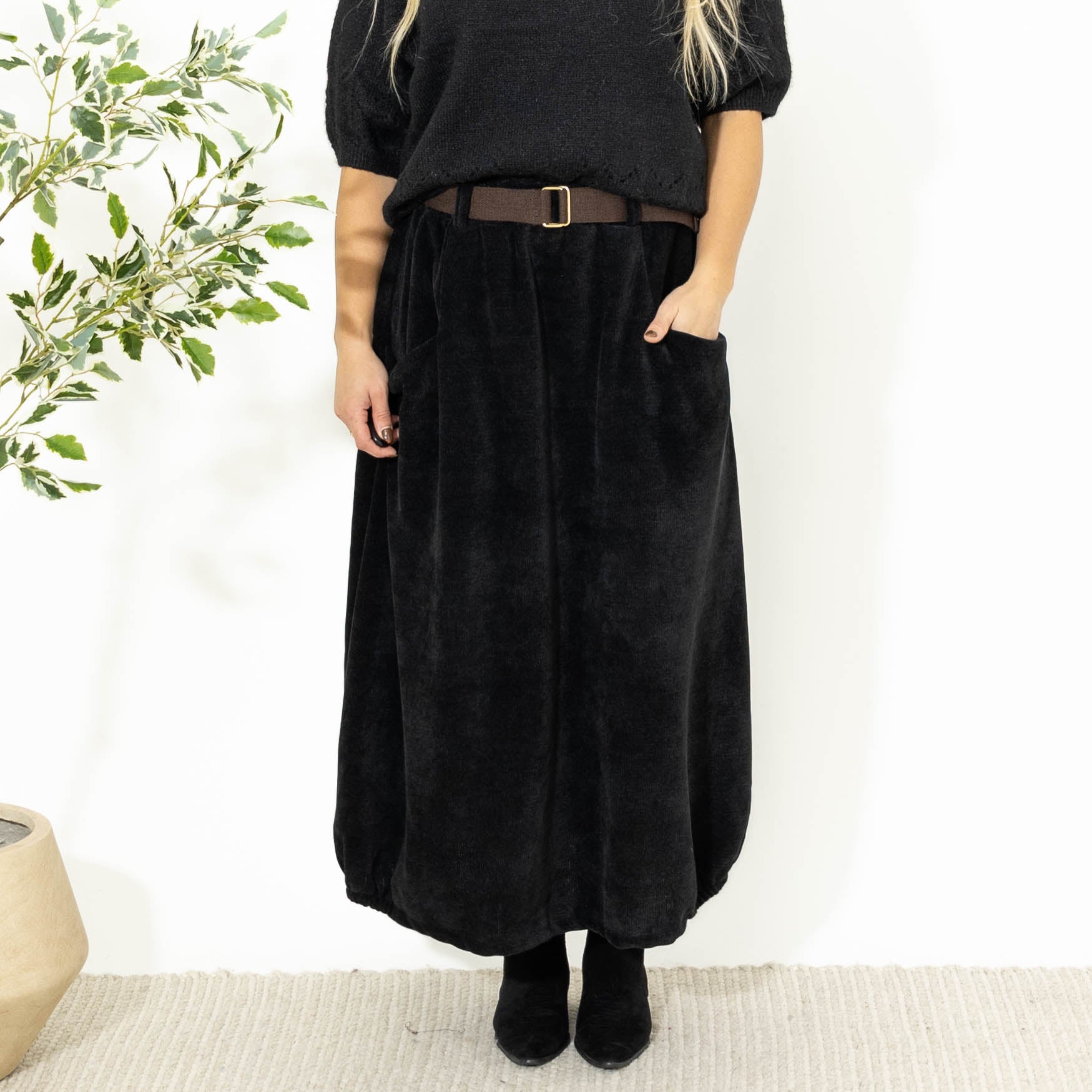Becky nederdel m. bælte, Sort