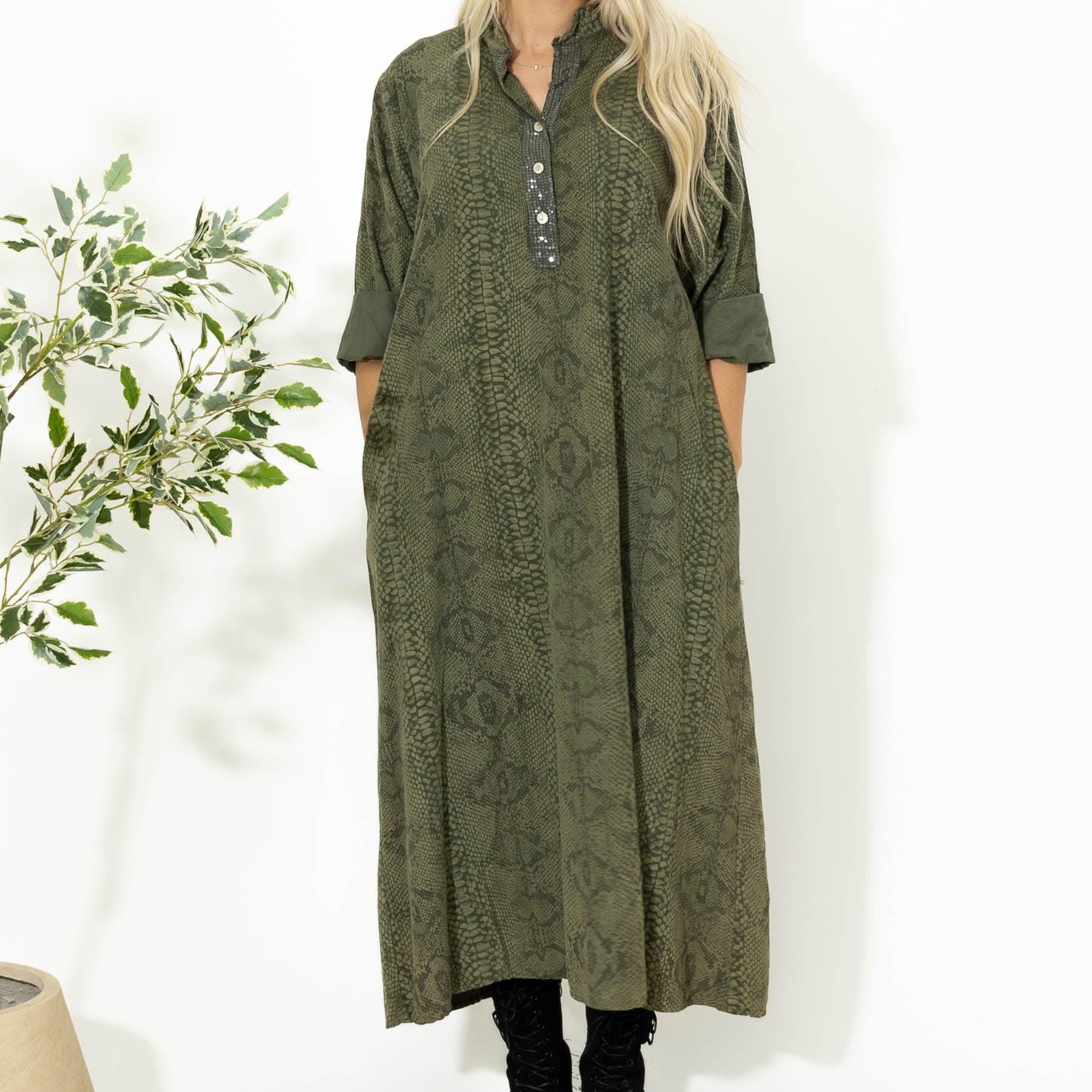 Hjørdis babyfløjlskjole, Khaki