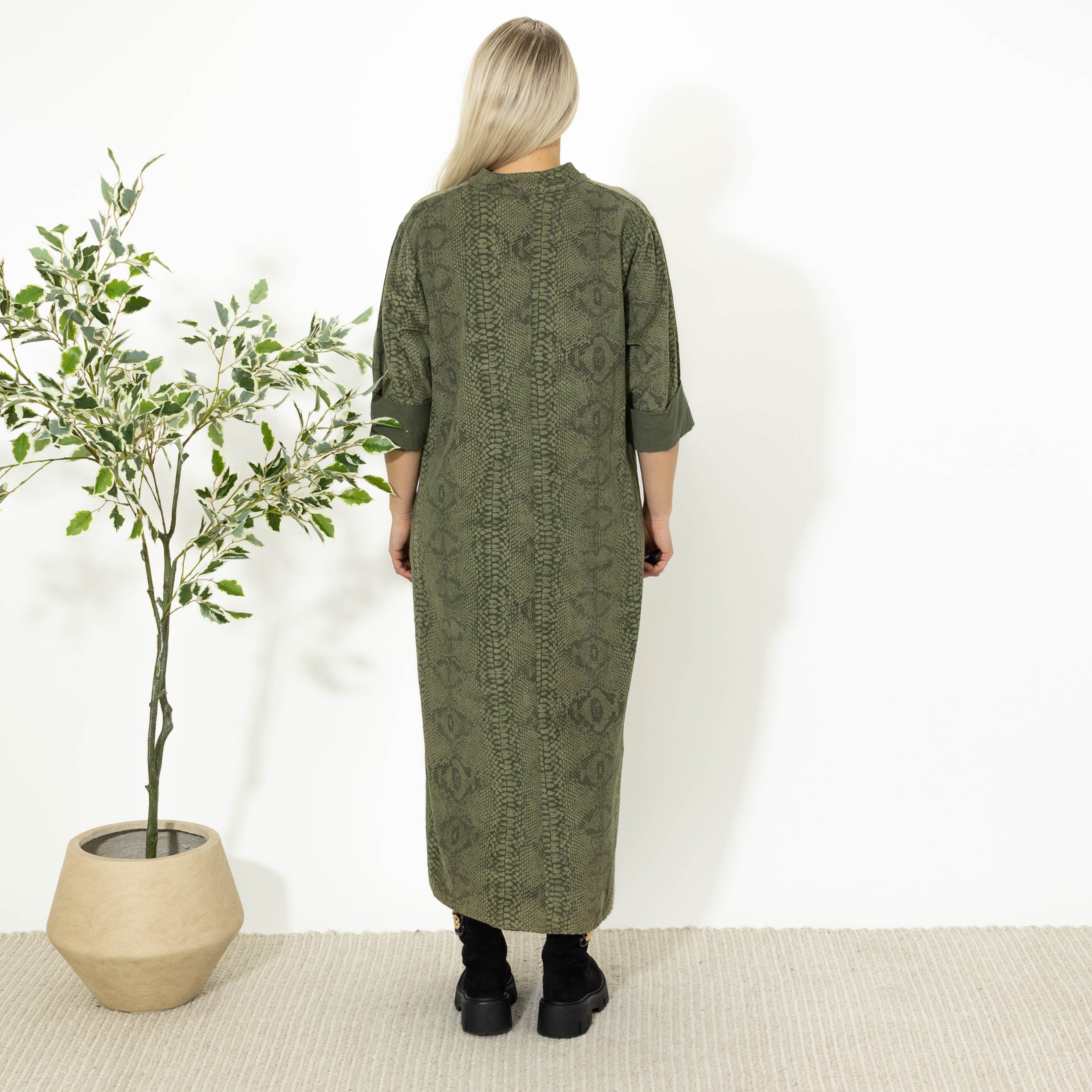 Hjørdis babyfløjlskjole, Khaki