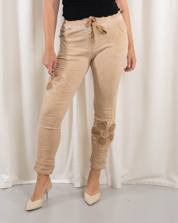 Magie bukser, Camel