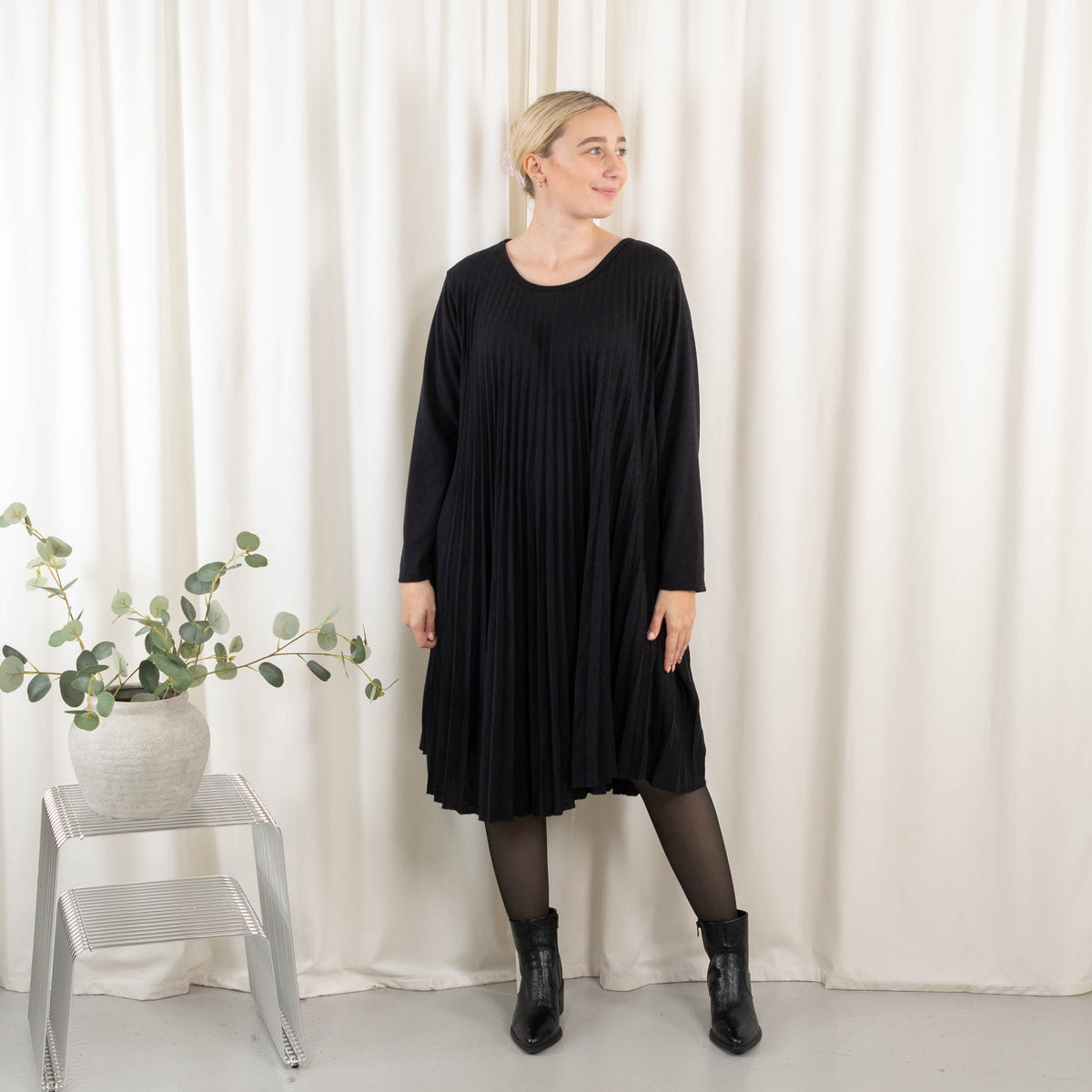 Agnes kjole, Sort