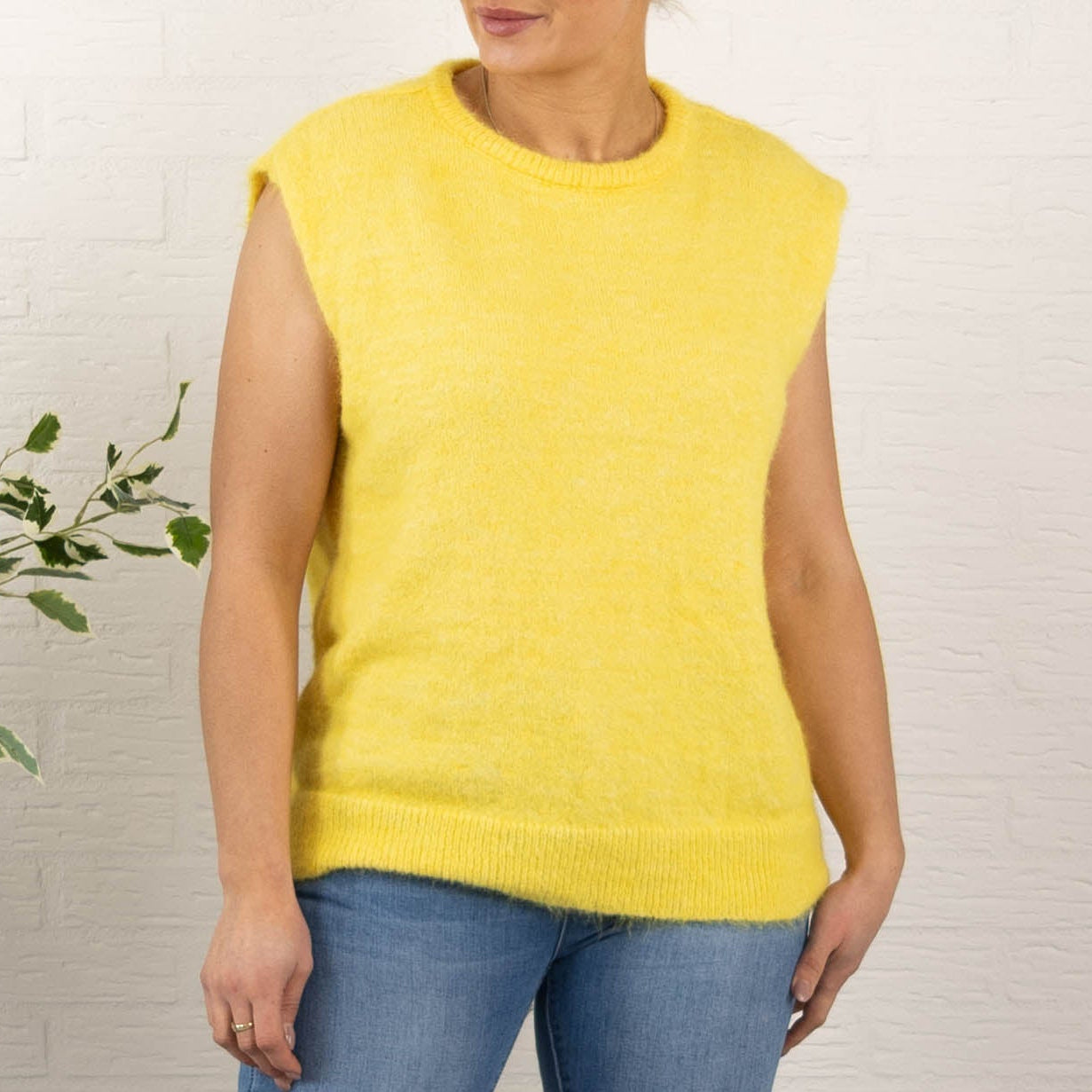 Emma vest, Gul