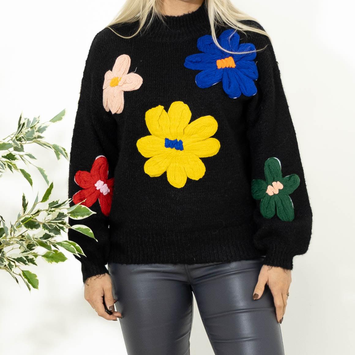 Angela strik m. blomster, Sort