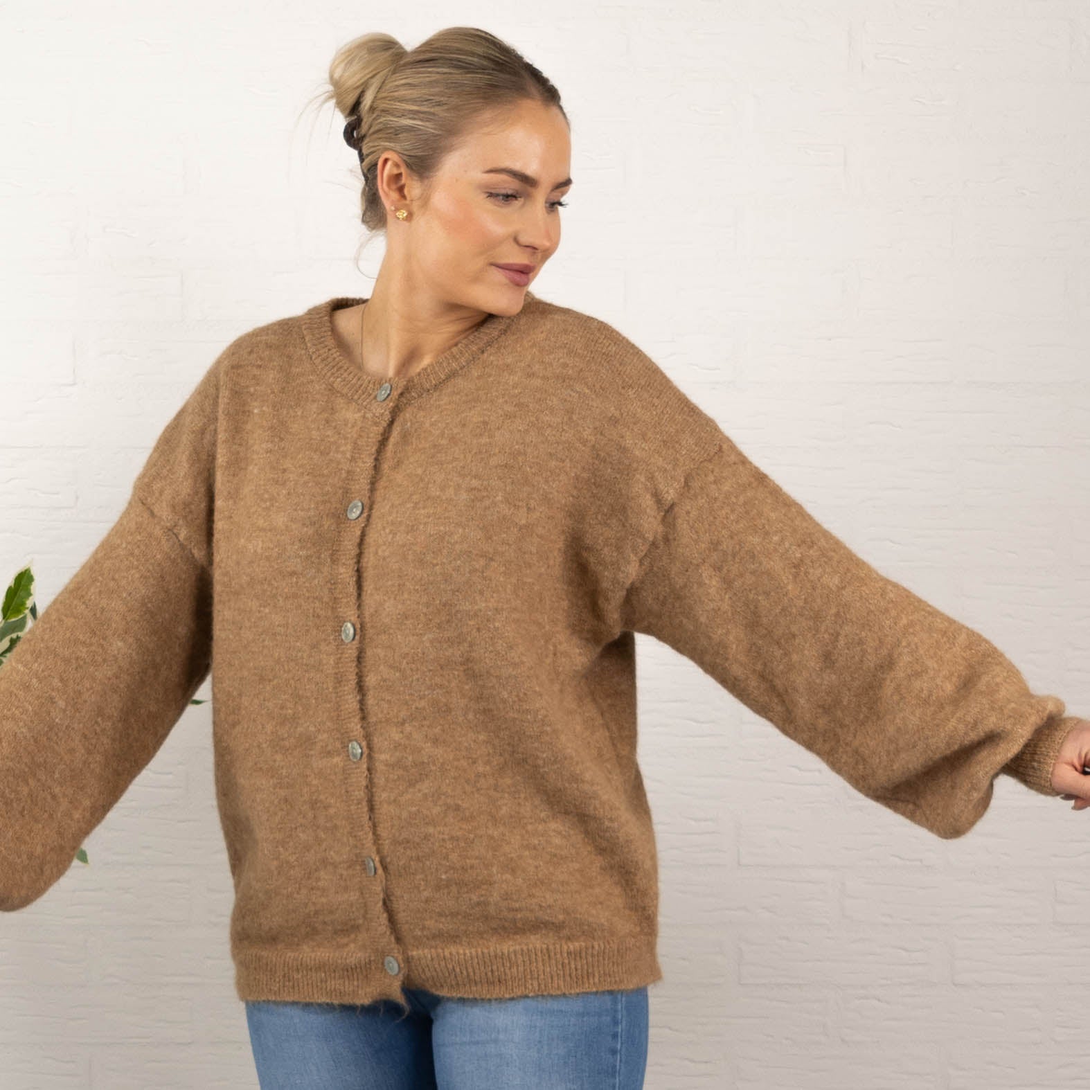 Nelly cardigan, Camel