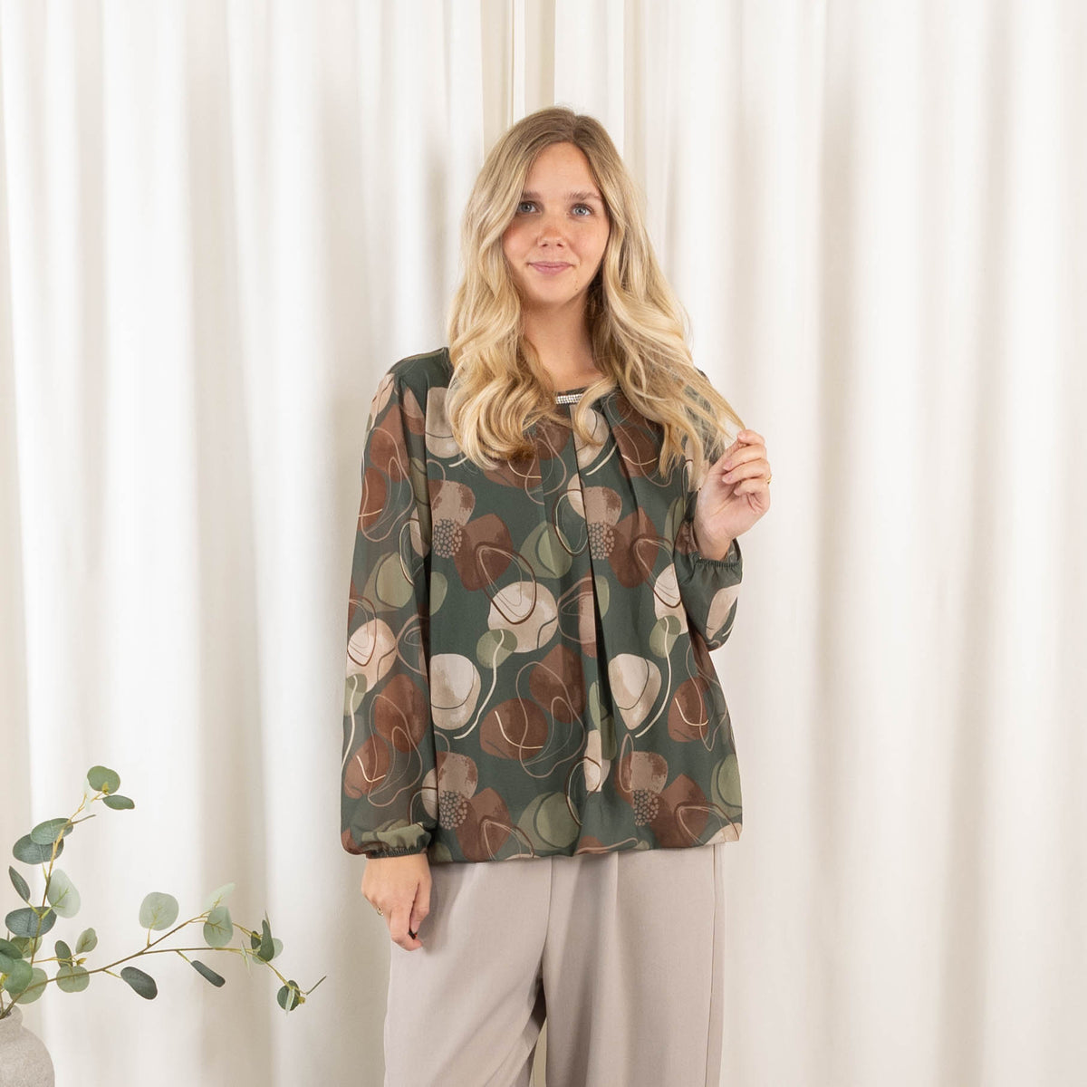 Flora overdel, Khaki