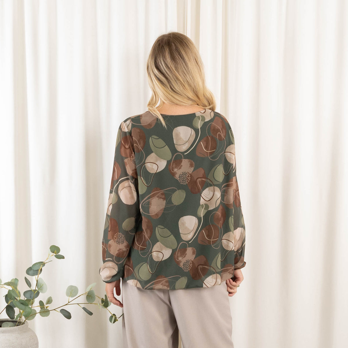 Flora overdel, Khaki
