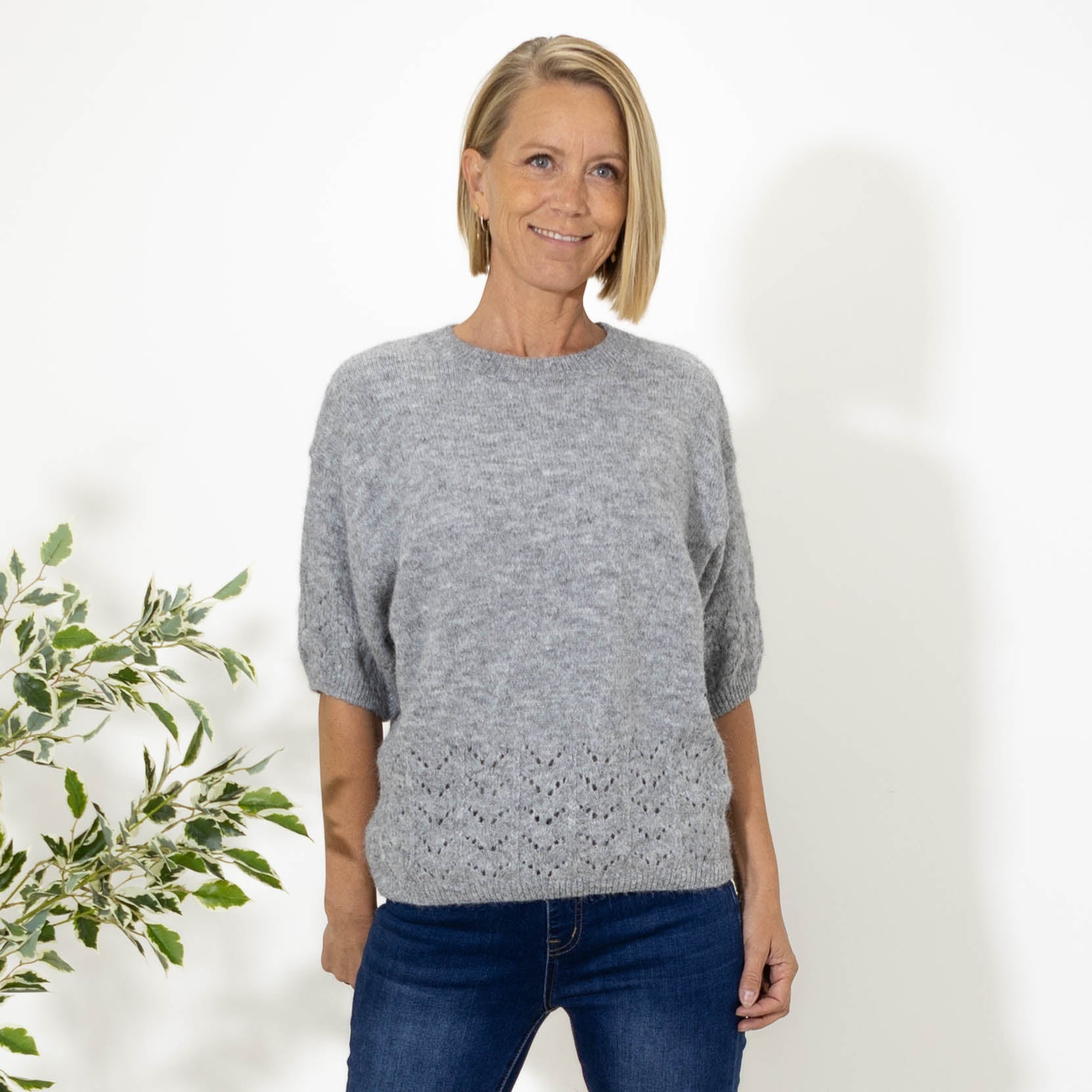 Inga strik, Grå