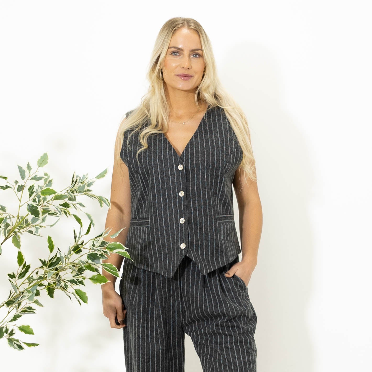 Carmen stribet vest, Grå