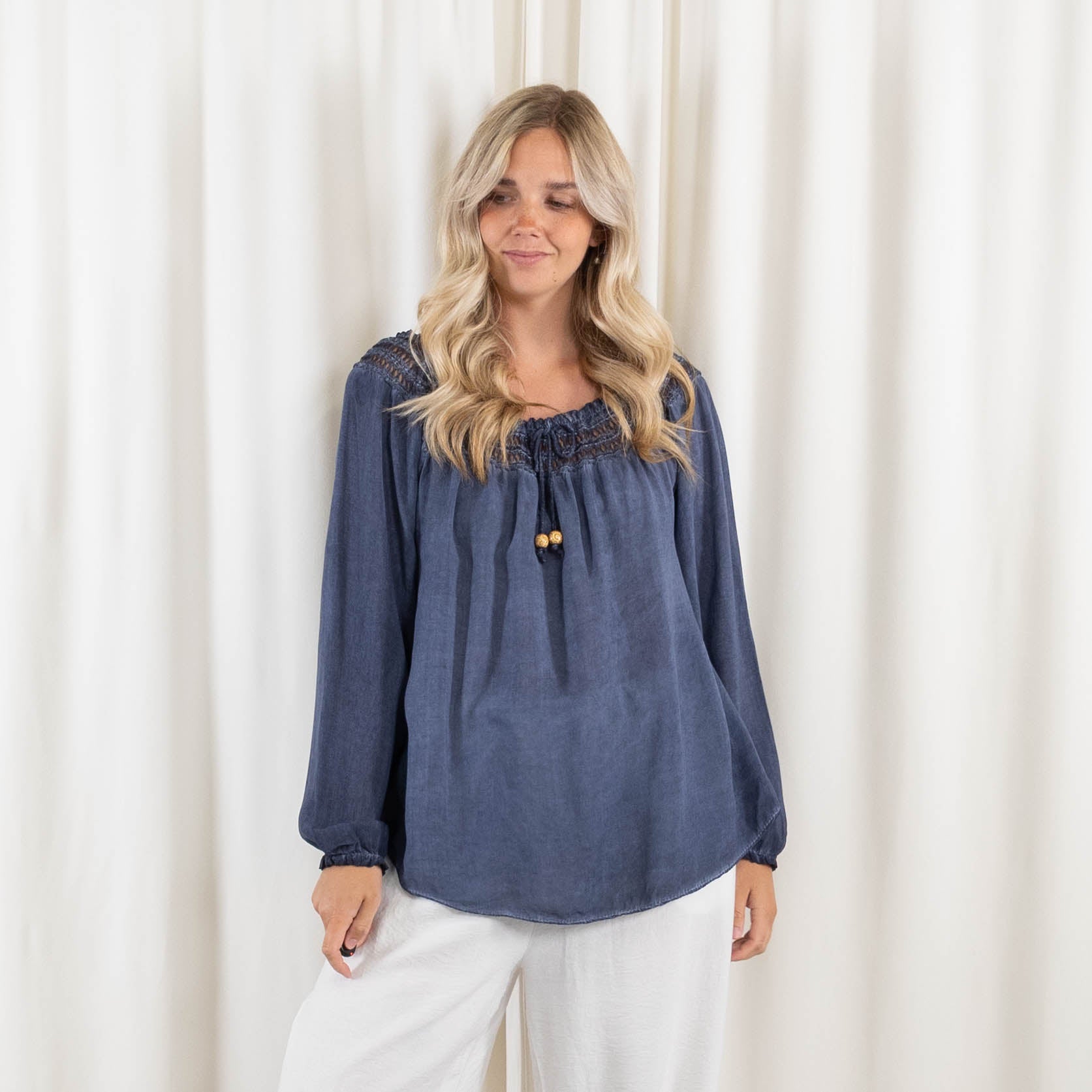 Lajla overdel, Navy
