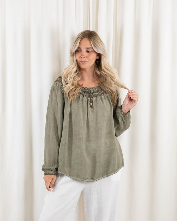 Lajla overdel, Khaki