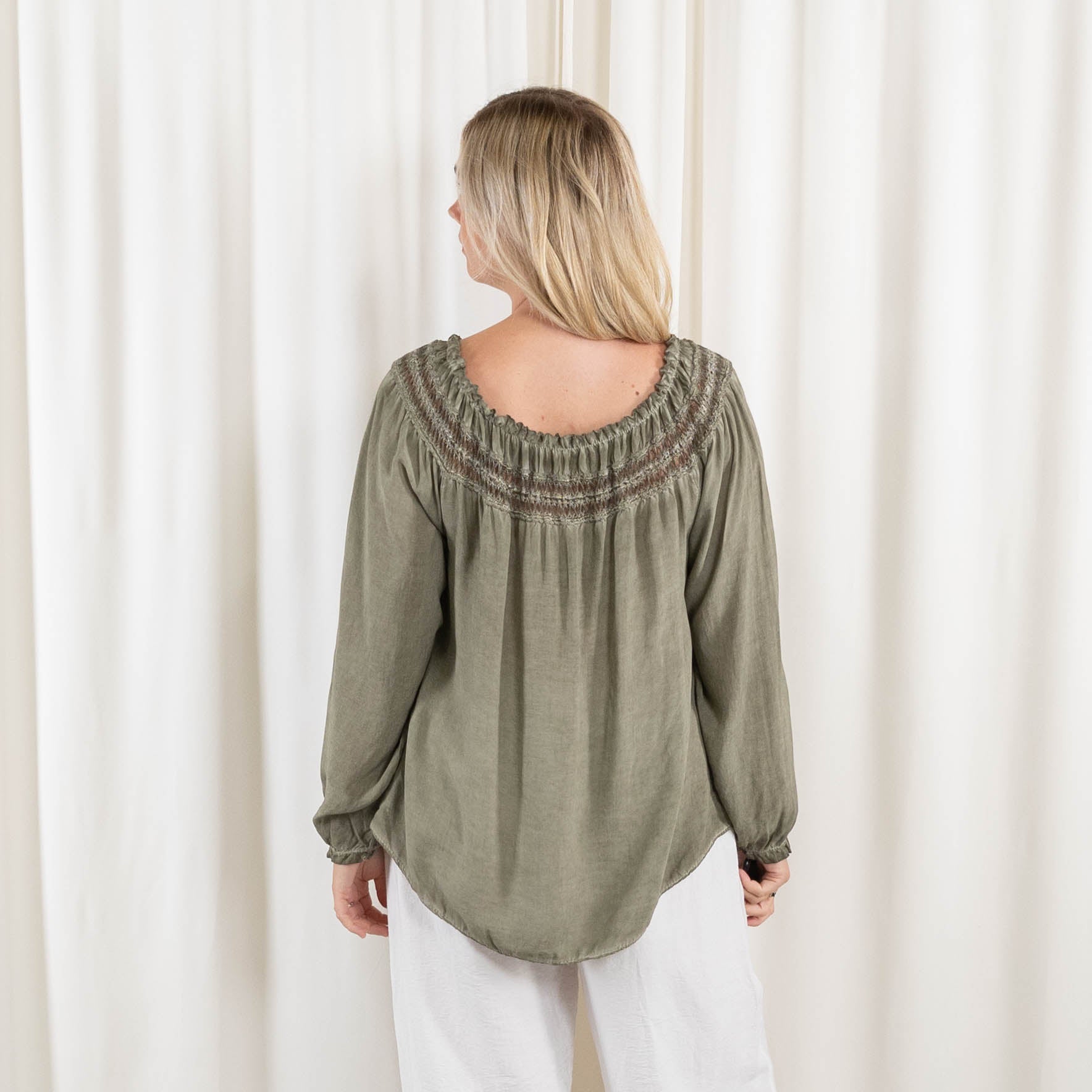 Lajla overdel, Khaki