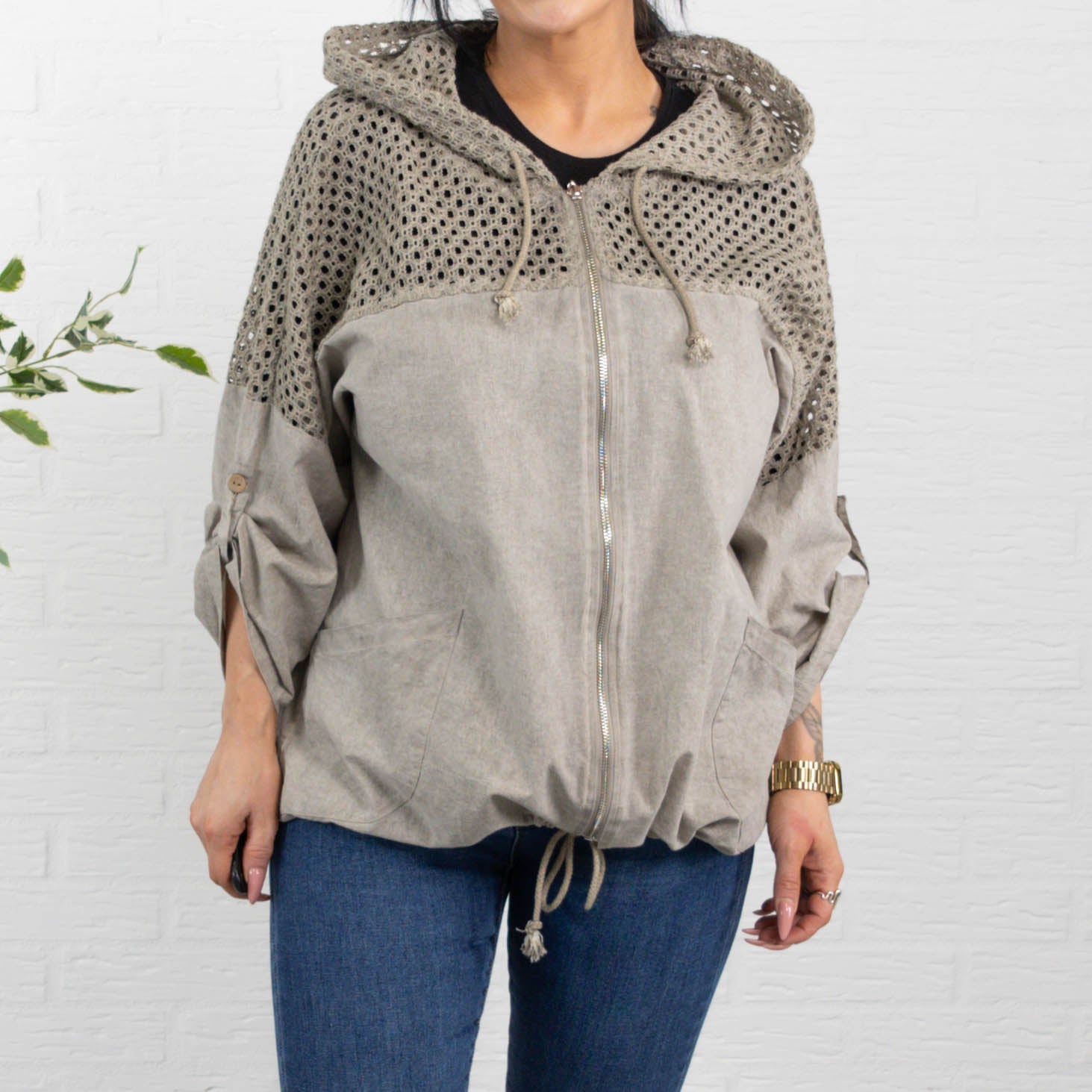 Kirsten overdel, Taupe