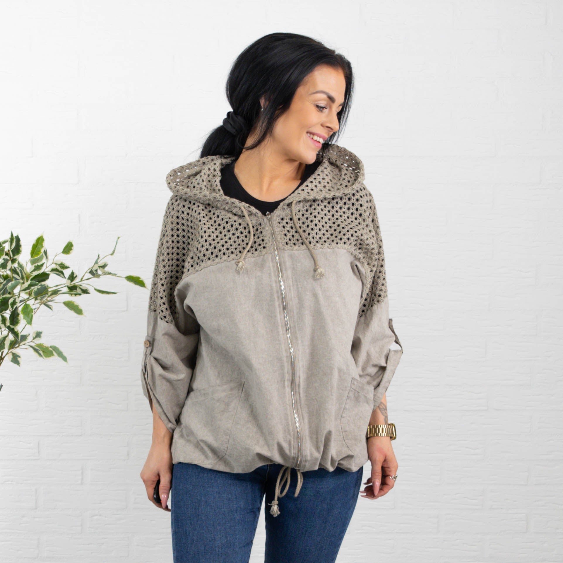 Kirsten overdel, Taupe