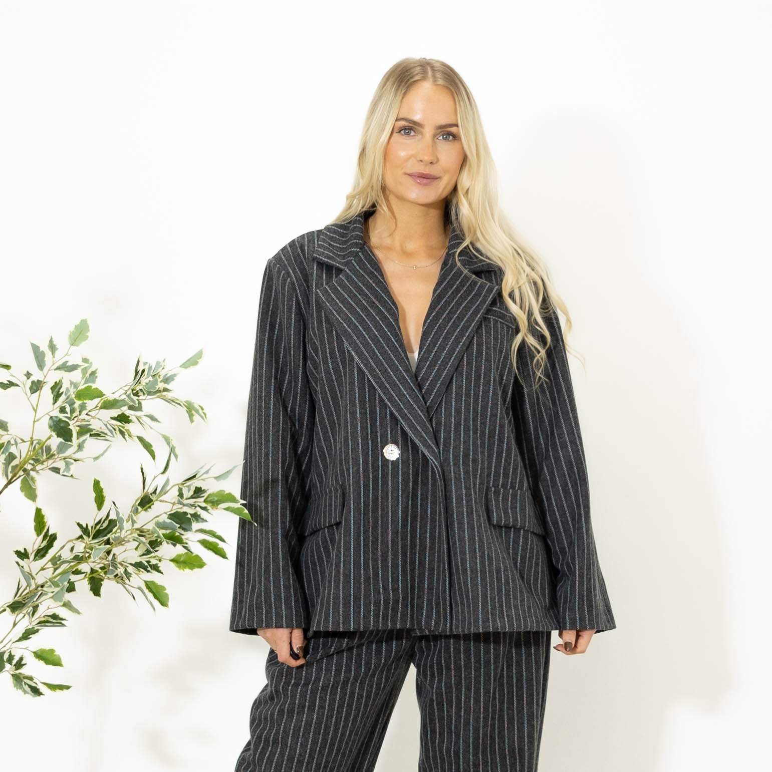 Ally stribet habitjakke, Grå