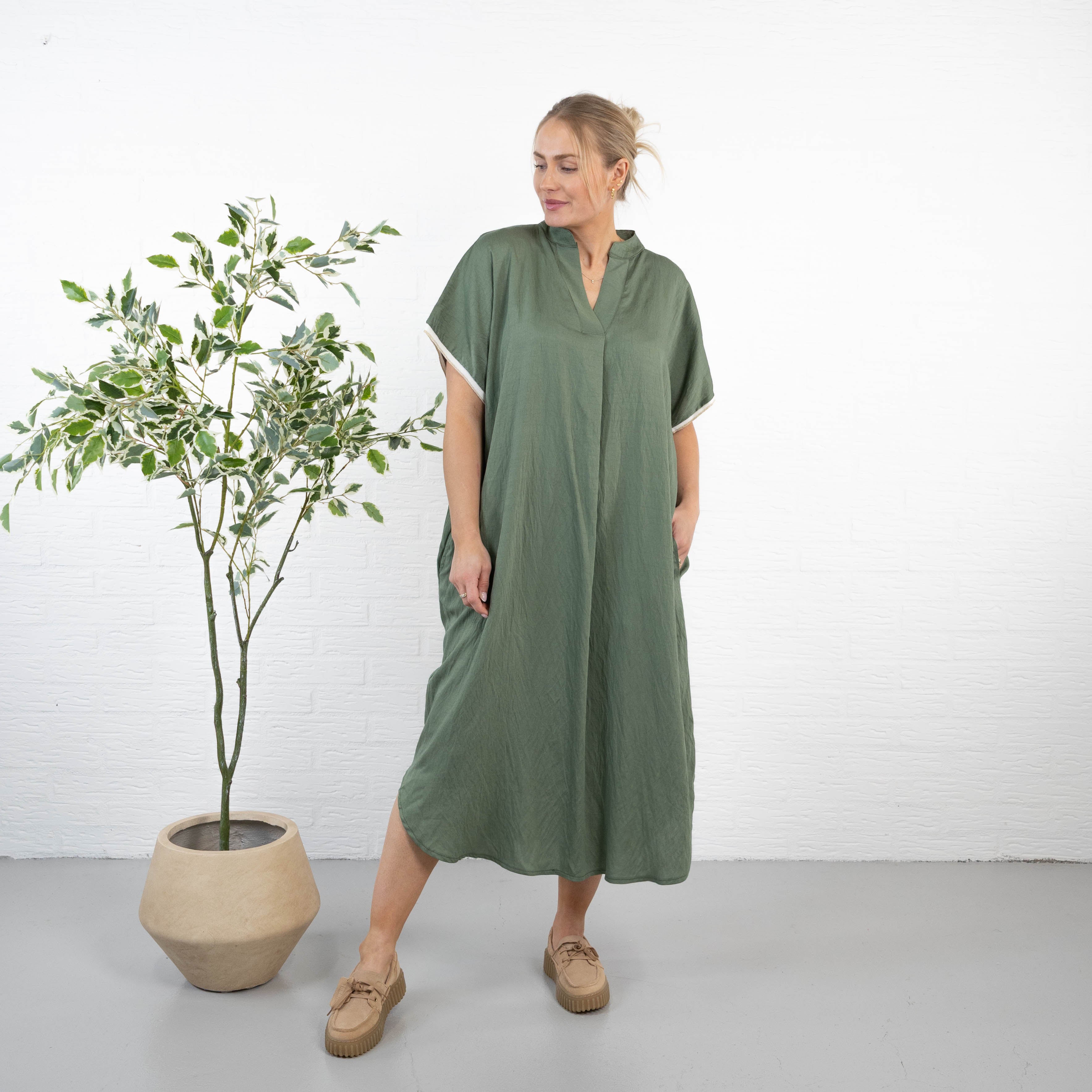 Henriette kjole, Khaki