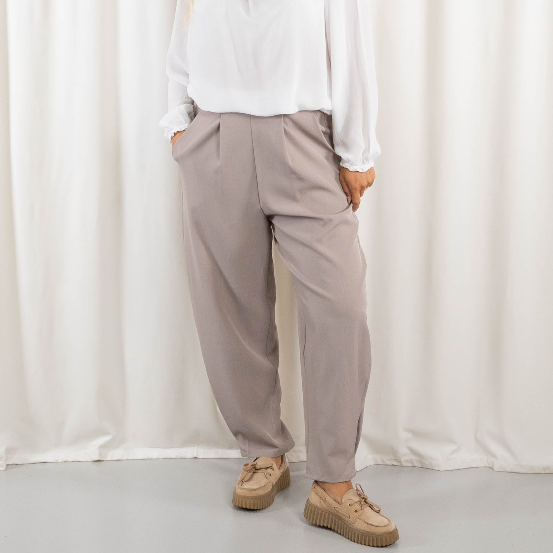 Oasis bukser, Taupe