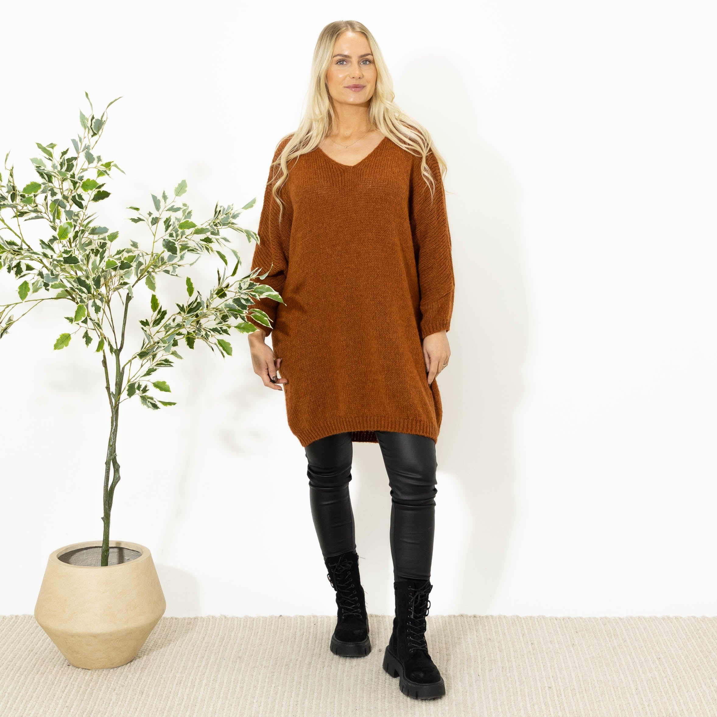 Sanne strikkjole, Rust