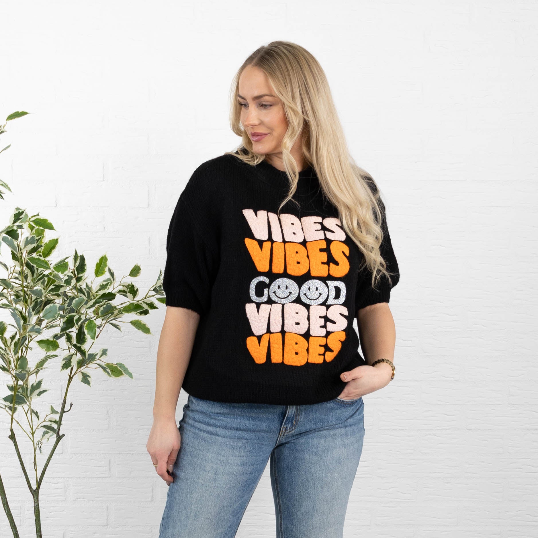 Good Vibes strik, Sort