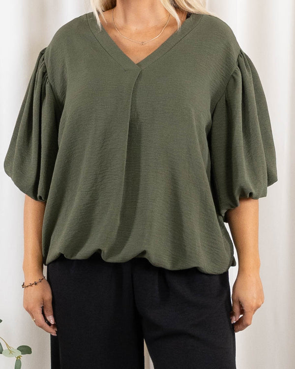 Samantha overdel, Khaki